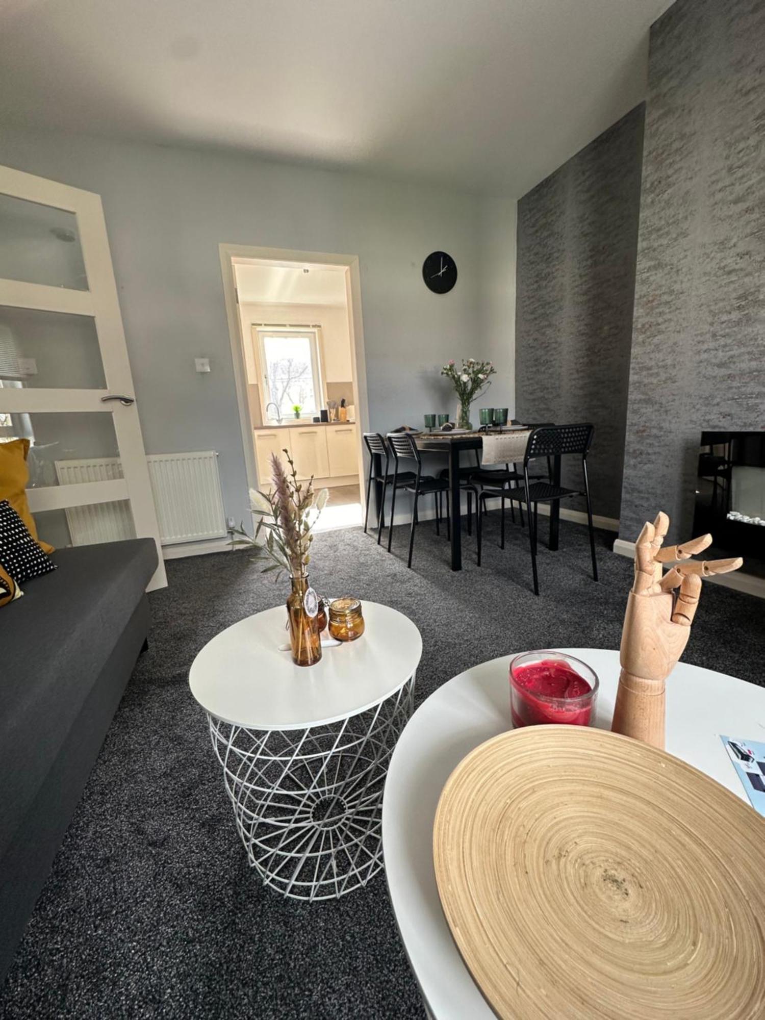 Glasgow Modern Style Home , Separate Entrance Dış mekan fotoğraf