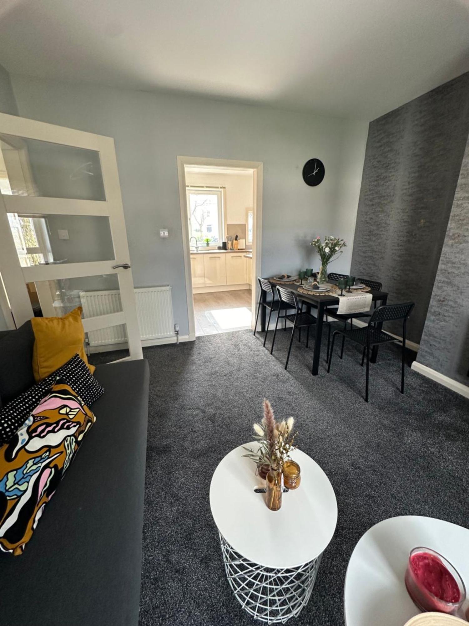 Glasgow Modern Style Home , Separate Entrance Dış mekan fotoğraf
